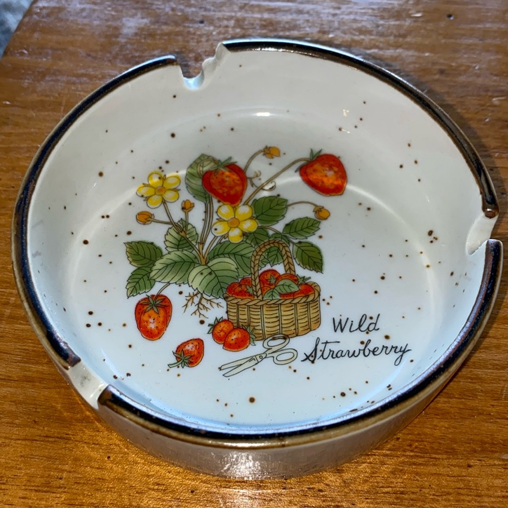 Vintage Wild Strawberry Ashtray 4.5”
